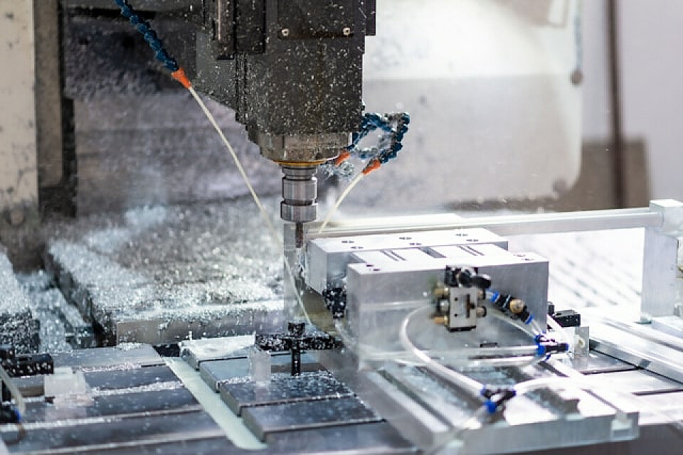 CNC Frezer (5-assig)